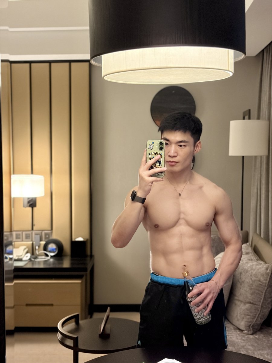 Alex Chatcharinʕ·͡ˑ·ཻʔ tweet media