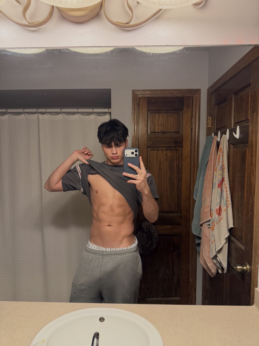 allen 🌙 tweet media