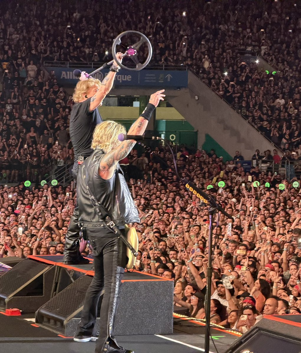 del james tweet media