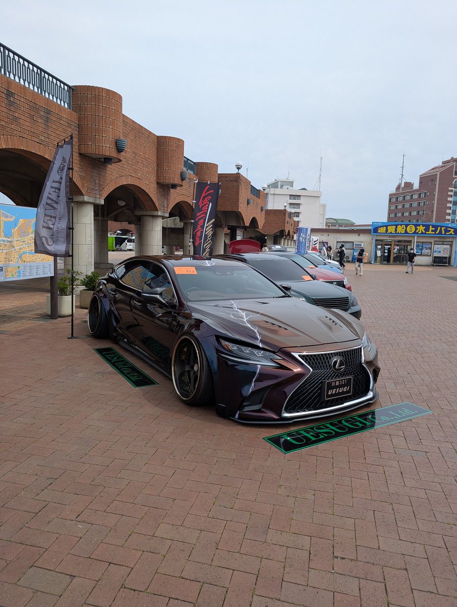 madspeed1975's tweet photo. ローフォルム杯会場到着！
#lowform杯 
#vipcar #カスタムカー https://t.co/mFYsr0Z9qJ