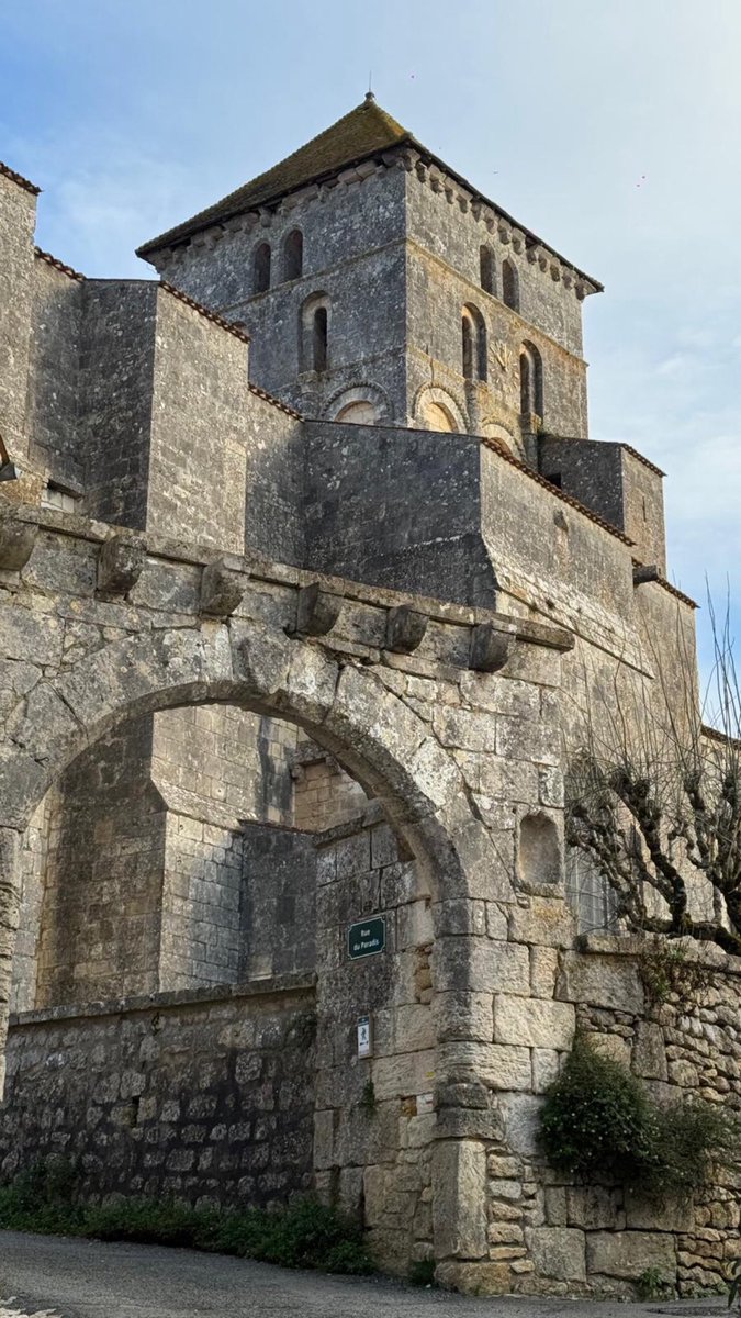 SCORPIONLOIC's tweet photo. Happy Easter time to all of you. 
Je vous souhaite une bonne fête de Pâques. 🕯️🙏🙏😘🥰💙 https://t.co/1rNcXgbJs5