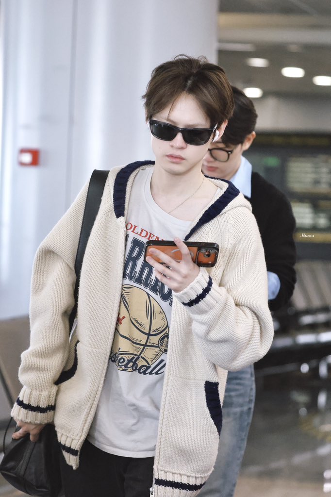 NCTDreamINA's tweet photo. Safe flight -chenle 🩵🫶🏻 Cakeepp bgt Koko bule 🔥🫶🏻

https://t.co/4dzR0CqrHW