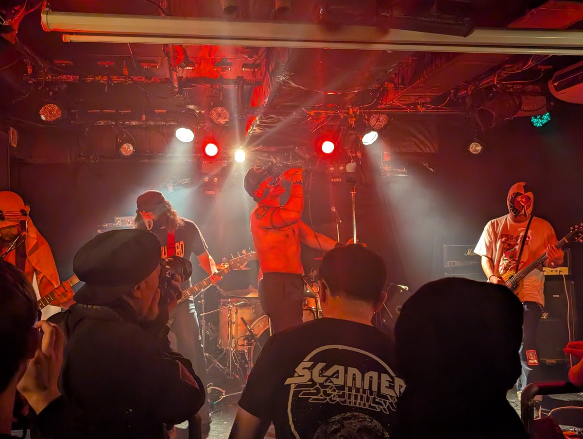 でぶ→METAL tweet media