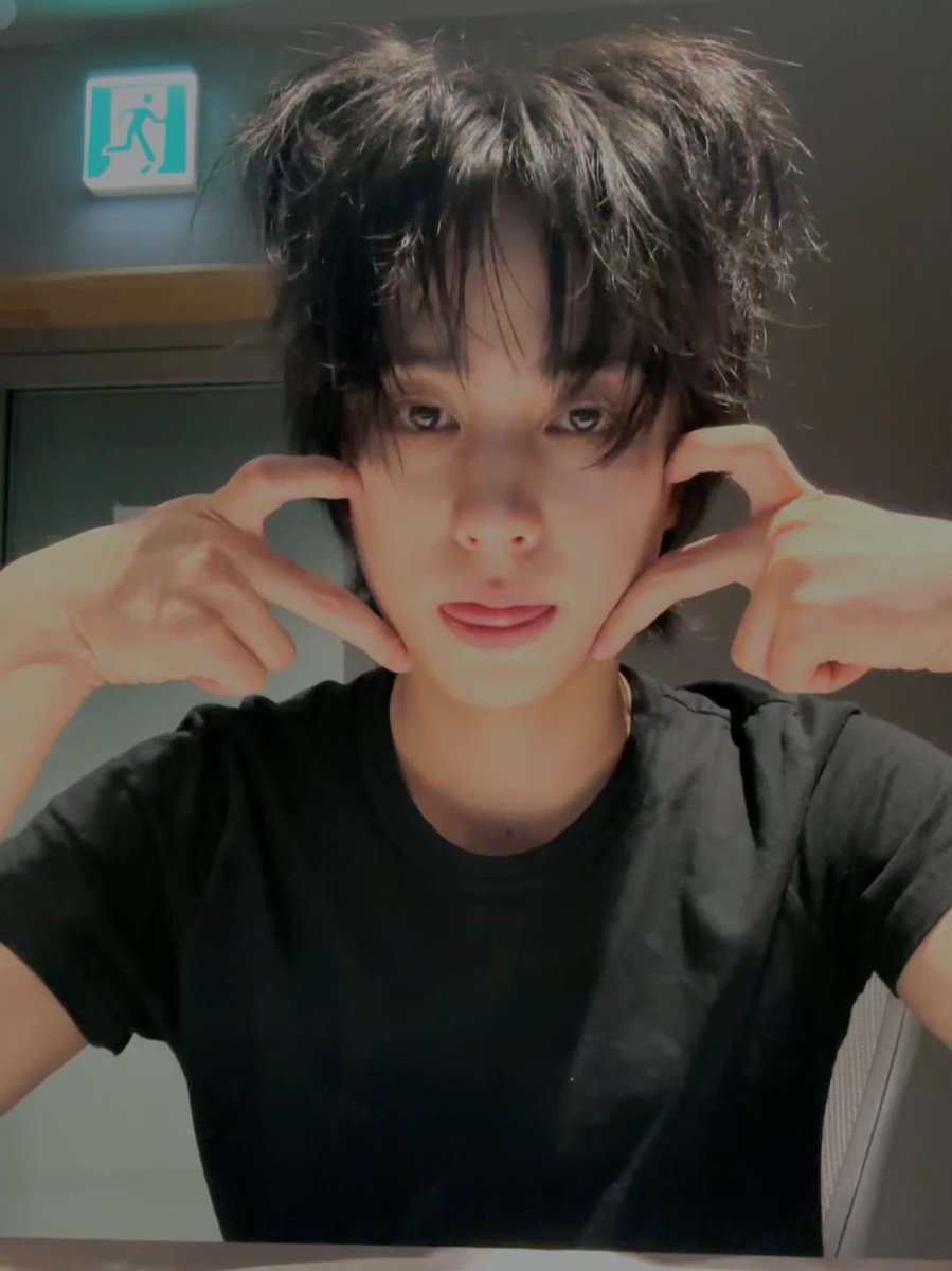 bretoast🍏 tweet media