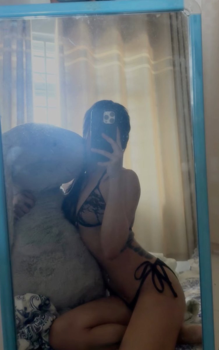 sg midriffs tweet media