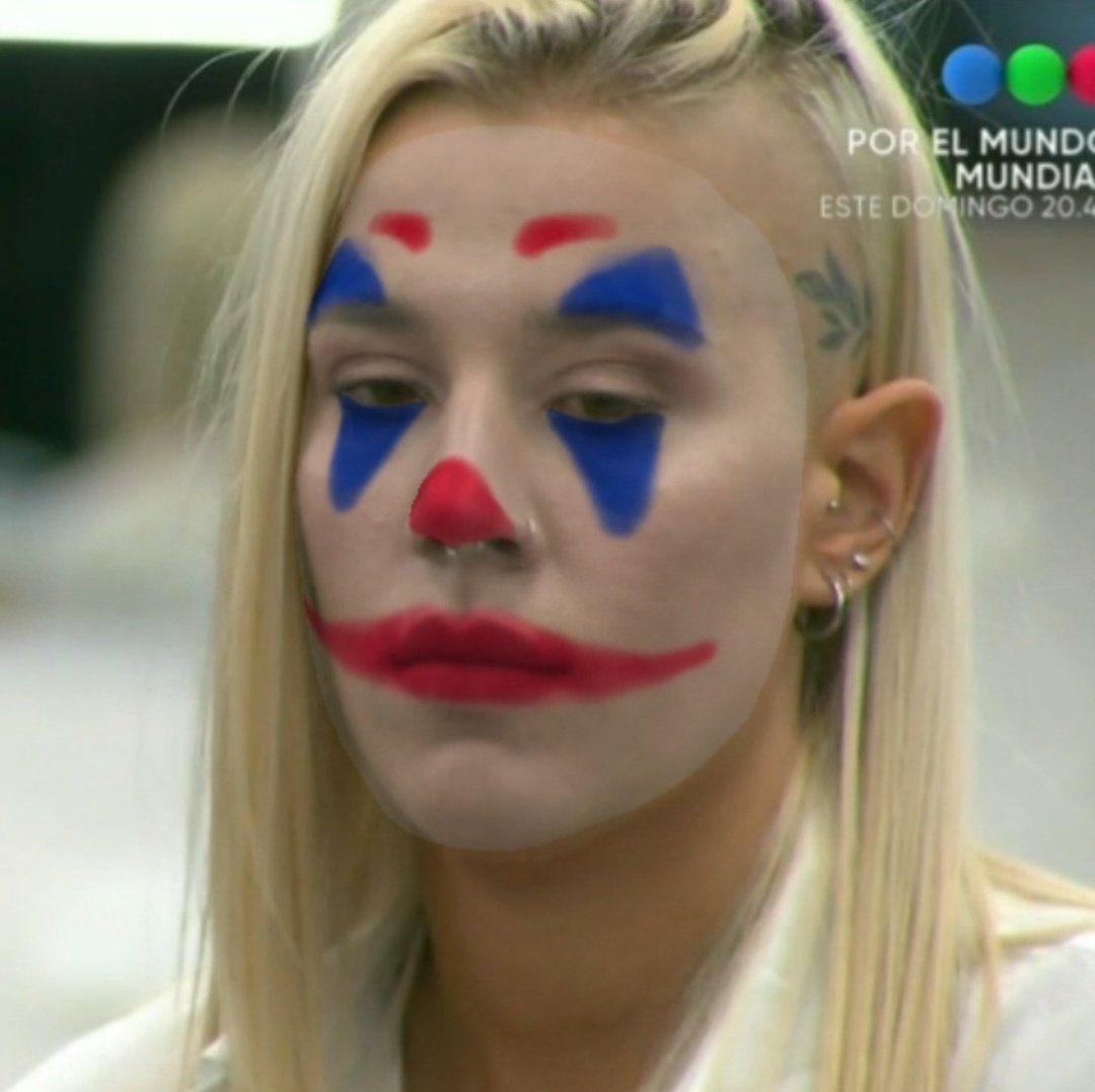 Es y segira siendo la misma payasa que hace 4 años, ahora avalada y guionada por una producción que va en caída con su programa con tanto manoseo para generar un poco de rating, ni hablar de ganancias. 
#granhermano #gh26