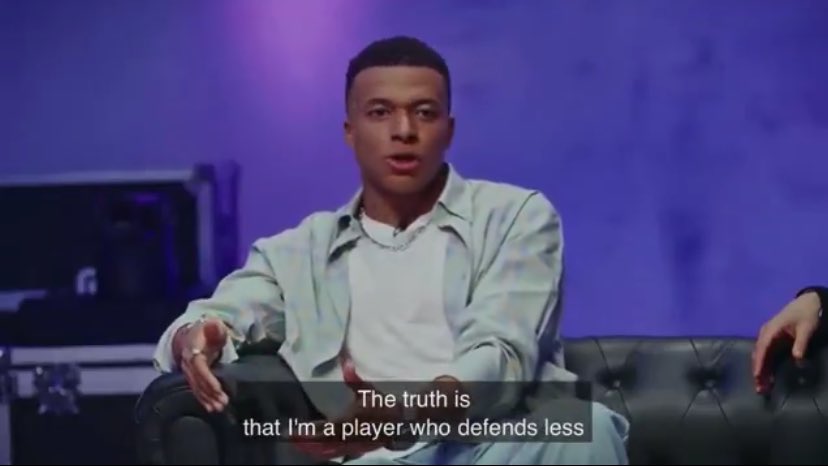 Quiero recordar que el jodido SANTIAGO BERNABEU decidió pitar 90 mins a Vinicius jr.