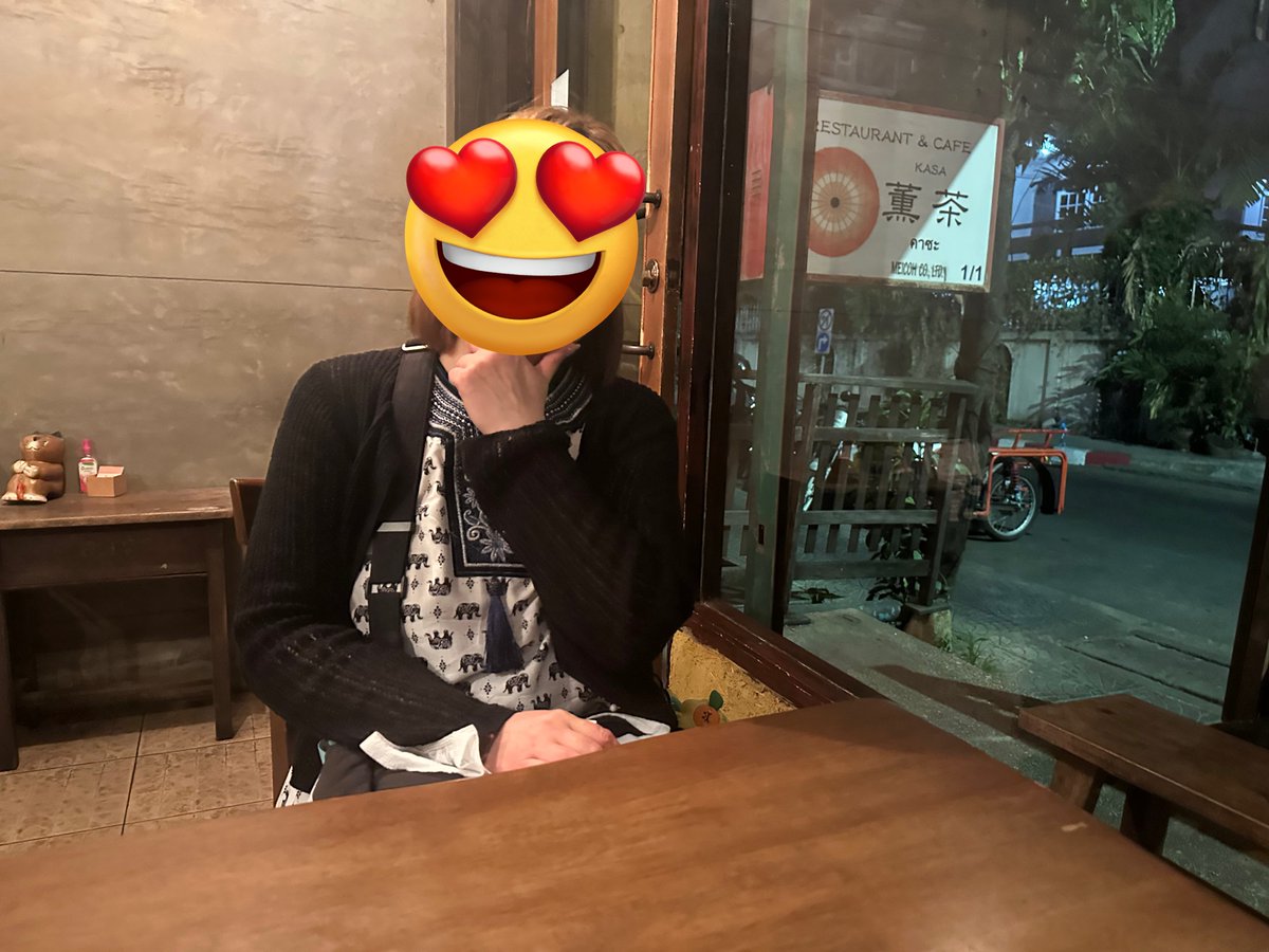 lovepikagoro's tweet photo. 昨日は朝10時にセントラルワールドGMM→まさみさんのサロンでネイル→セントラルワールドでトレカ購入→ぷーちゃんの聖地で夕飯→夜中まで発送作業
今日は8時にFBコン来た方のアユタヤツアー送り出し→病院で検査採血→10時オープンのセントラルワールドでPPフォトカード買いたい、整理券は13番目ゲット、久しぶりに走りました→発送作業→JDコンからのナイトクラブへ
明日も朝8時までにサミティべに行くので明後日から寝ます
三連休のスケジュールが分刻み