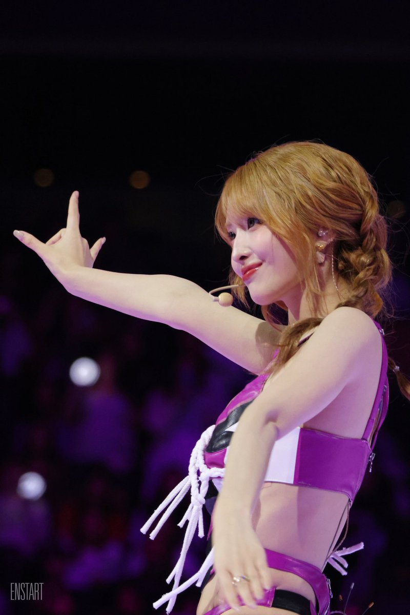 Enstart251209's tweet photo. 260403 BOSTON

#TWICE #트와이스 
#MOMO #모모 #モモ 
#TWICE_THISISFOR_WORLD_TOUR https://t.co/JMsT2VicfJ