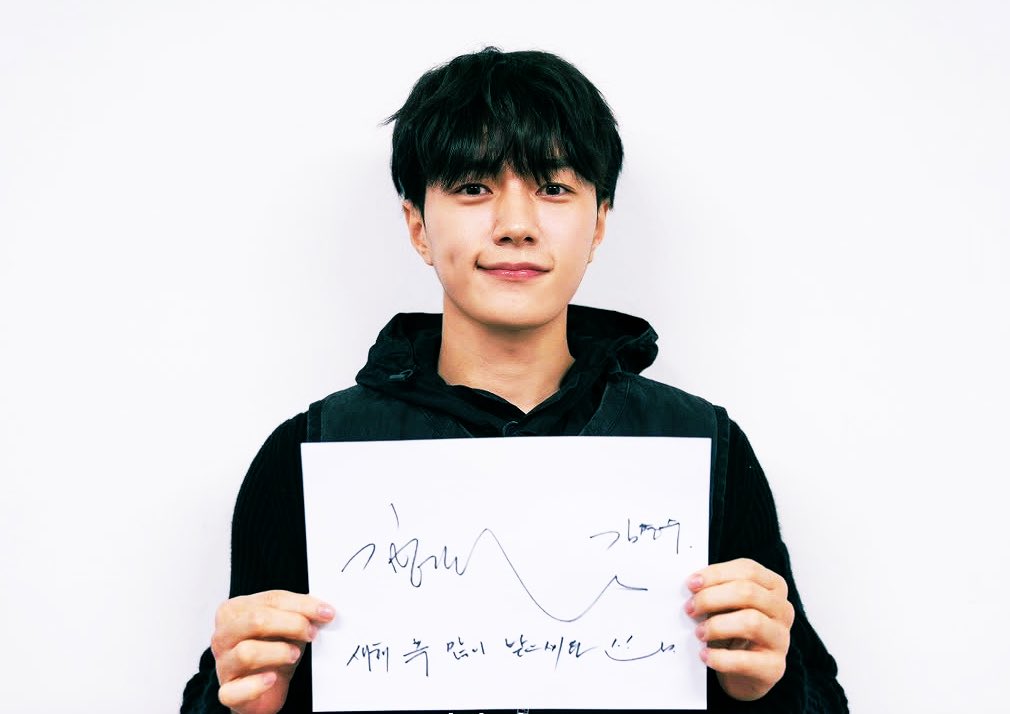 엘 얼굴 tweet media