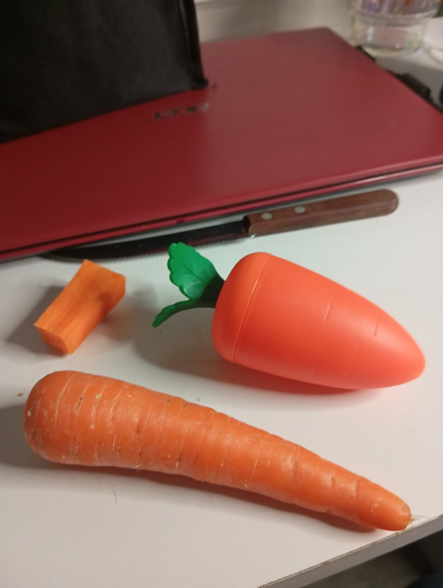 👻ainaV tweet media