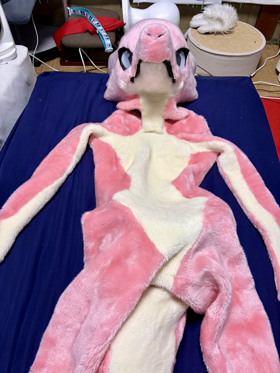 じろー tweet media