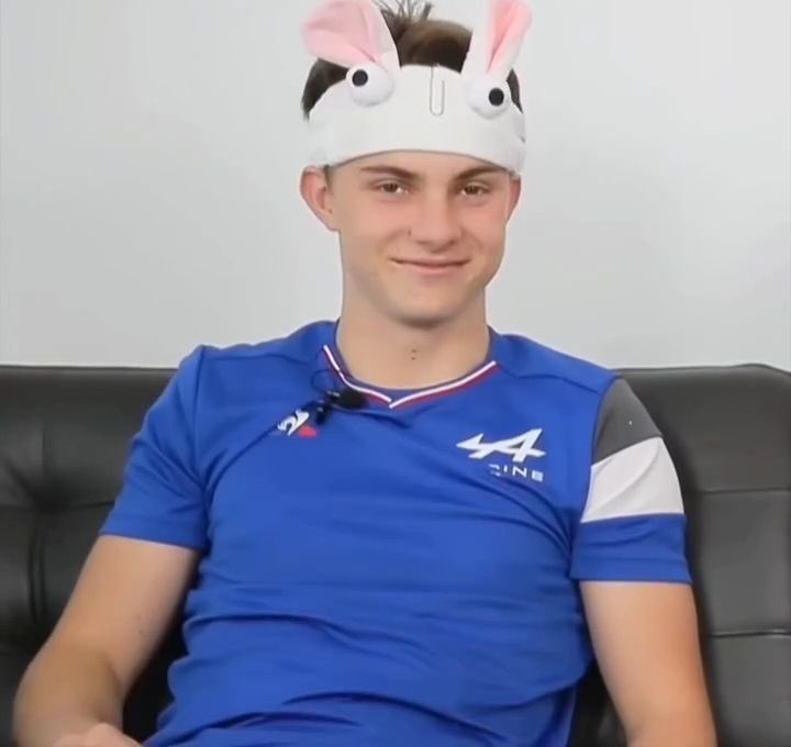 oscar piastri's pr manager GOT NUKED tweet media