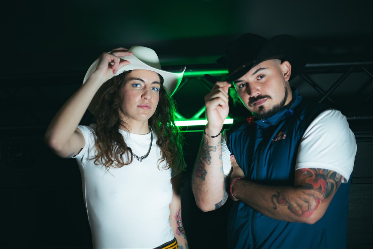 fmsmex's tweet photo. Penúltima batalla de la noche en #FMSFinals 🥵
B A T A L L Ó N 🥊
Sara Socas 🆚 Rapder
Patrocinada x Pepsi
#FMS25 #FMSMéxico https://t.co/cnhn4M6BxT