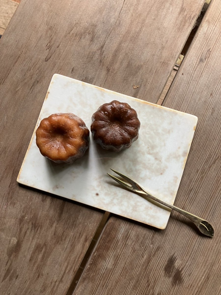 RYOTAAOKIPOTTER's tweet photo. 【青木良太作品紹介】
[陶板皿]
フラット形は和菓子やスイーツ、やおつまみなどを盛り付けるだけでとてもお洒落になります✨ https://t.co/RLLtNrWJ3K
