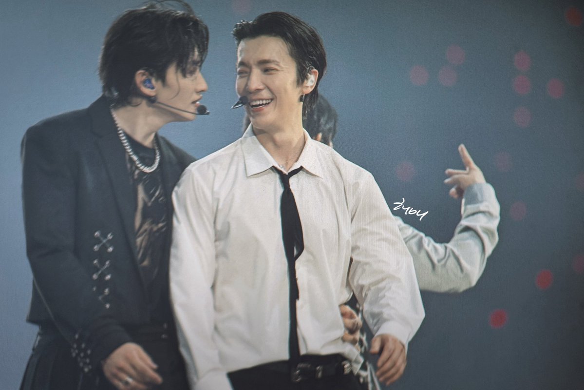 ᴘʏᴇᴇ 💙🩷💛#ᴀʟɪᴠᴇ tweet media