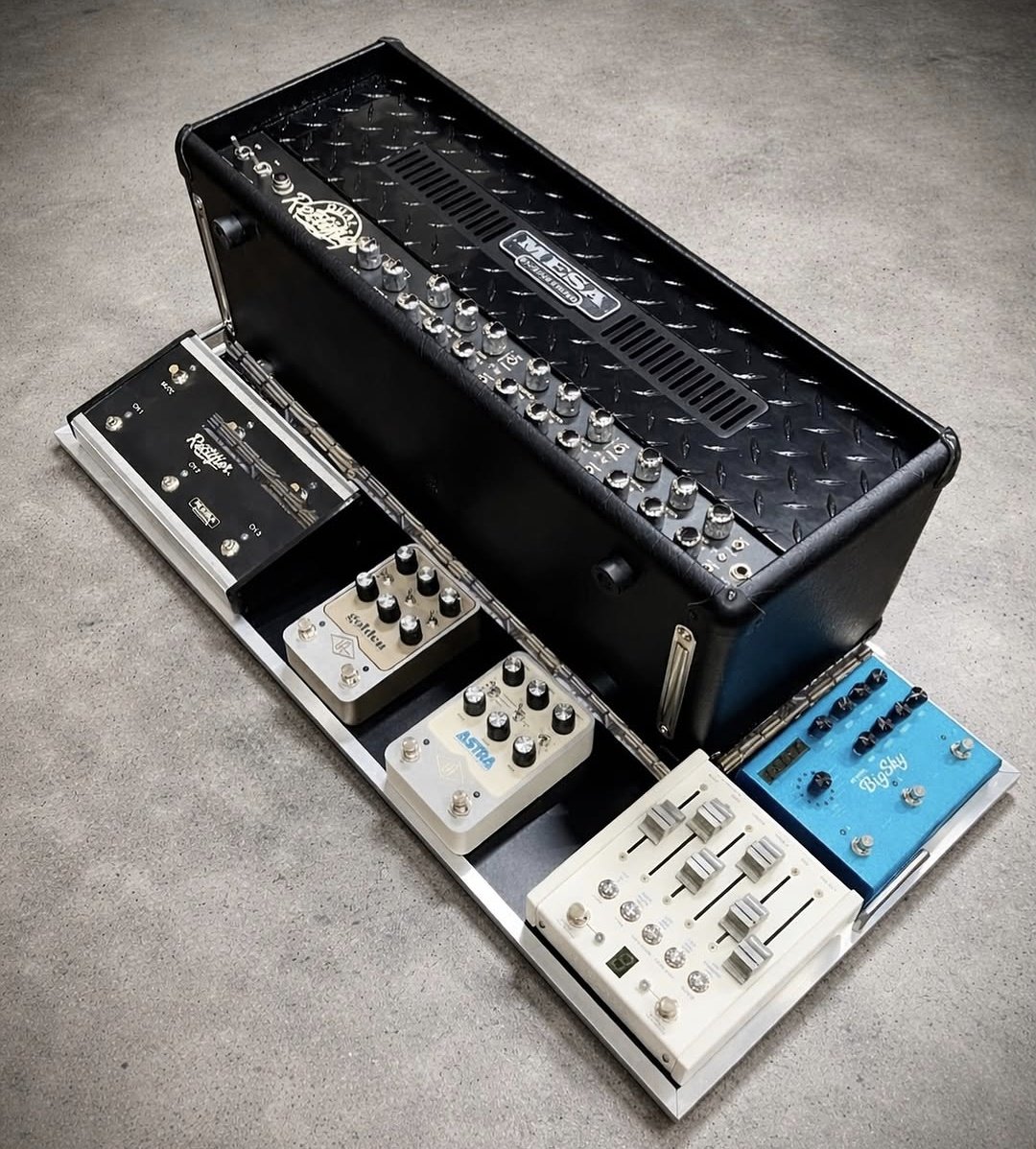 ニャル tweet media