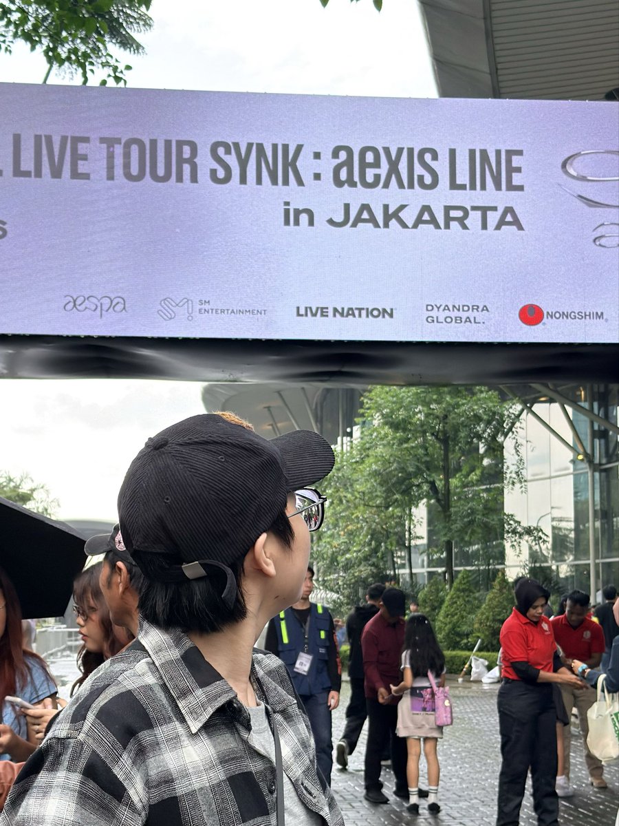 kir 🎆 tweet media