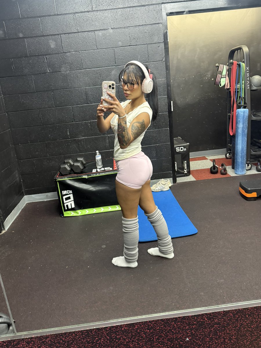 willowwbunnyy's tweet photo. love the gym β‘
#gymgirl #gymbaddie #asiangirls #prettyasian #asianbaddie #atlanta #atlantaga https://t.co/sAwSlokX1m
