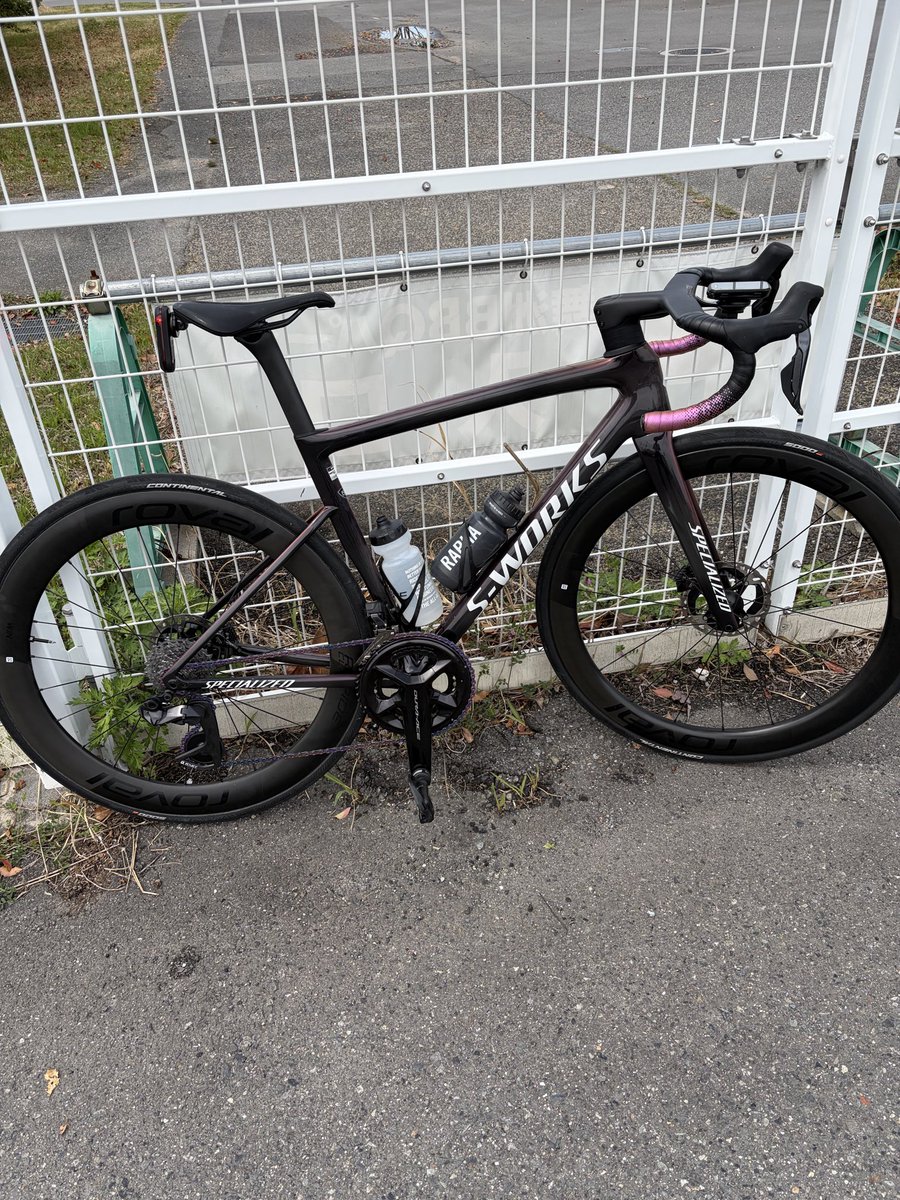DAIKYUN's tweet photo. 舞洲クルクル90km程。SL8はもちろん素晴らしいがスペシャのシューズとガーミンリアレーダーがまじで性能素晴らしい https://t.co/4TyqedKHYa