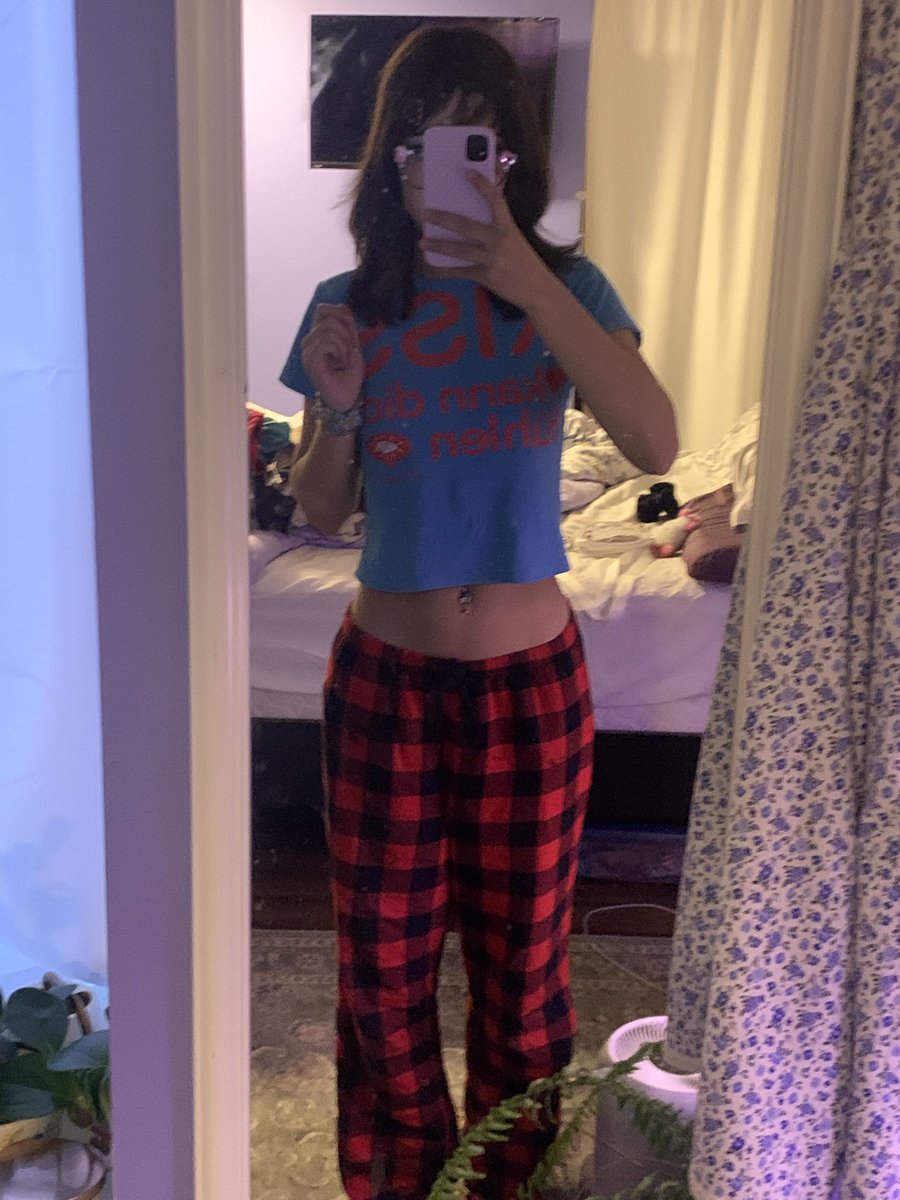 ˚₊‧꒰აdeena໒꒱ tweet media