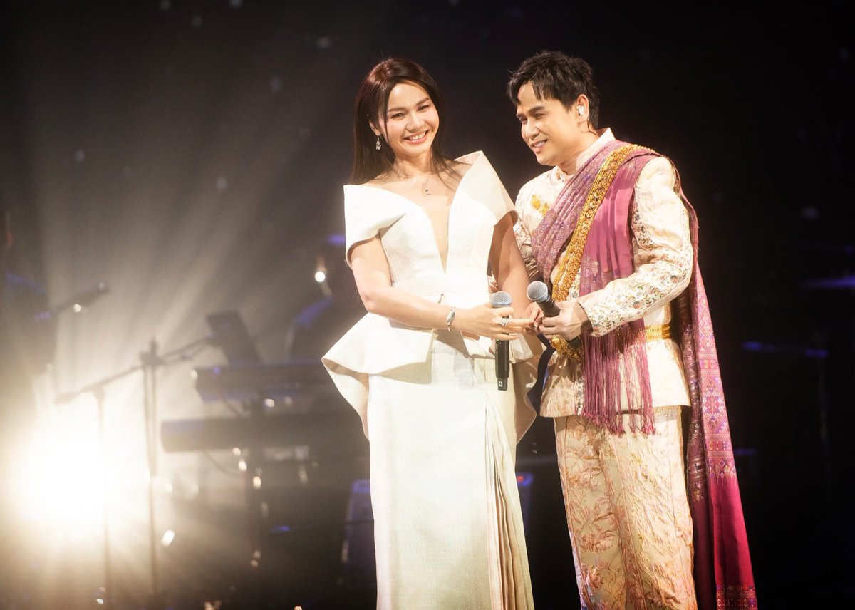 Prathathai_Fah's tweet photo. ยืนยันคำเดิมว่า “งานแต่ง” #ไผ่ต่าย https://t.co/eMbC4nClln