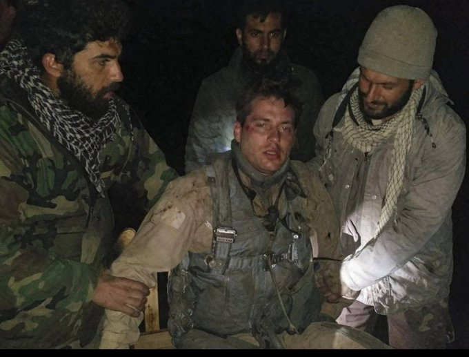 El piloto estadounidense capturado fue encontrado por las fuerzas Basij afiliadas a la Guardia Revolucionaria Islámica (IRGC).