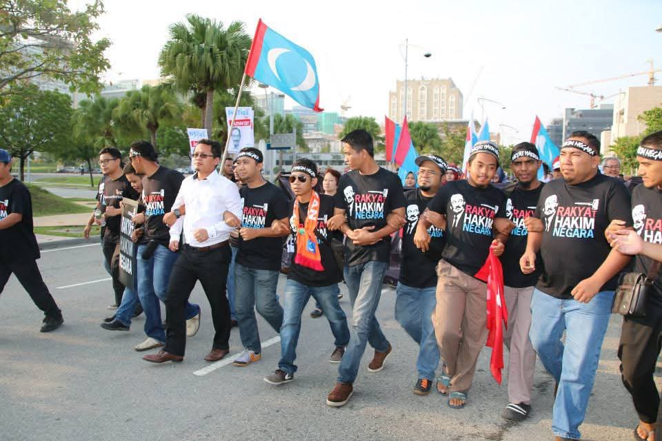 🇲🇾 Nik Nazmi tweet media