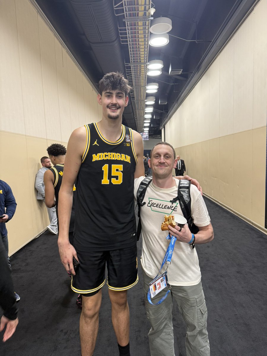 Ryan Hammer🔨 tweet media