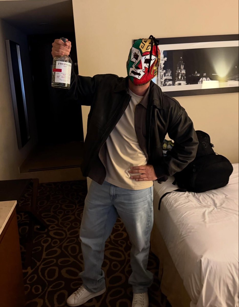 Amor 93.1FM tweet media