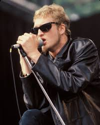 mikepunk1977's tweet photo. Alice In Chains original lead singer Layne Staley passed away on this day in 2002 🙏🏼 #RIPLayneStaley https://t.co/psG6pgIapP
