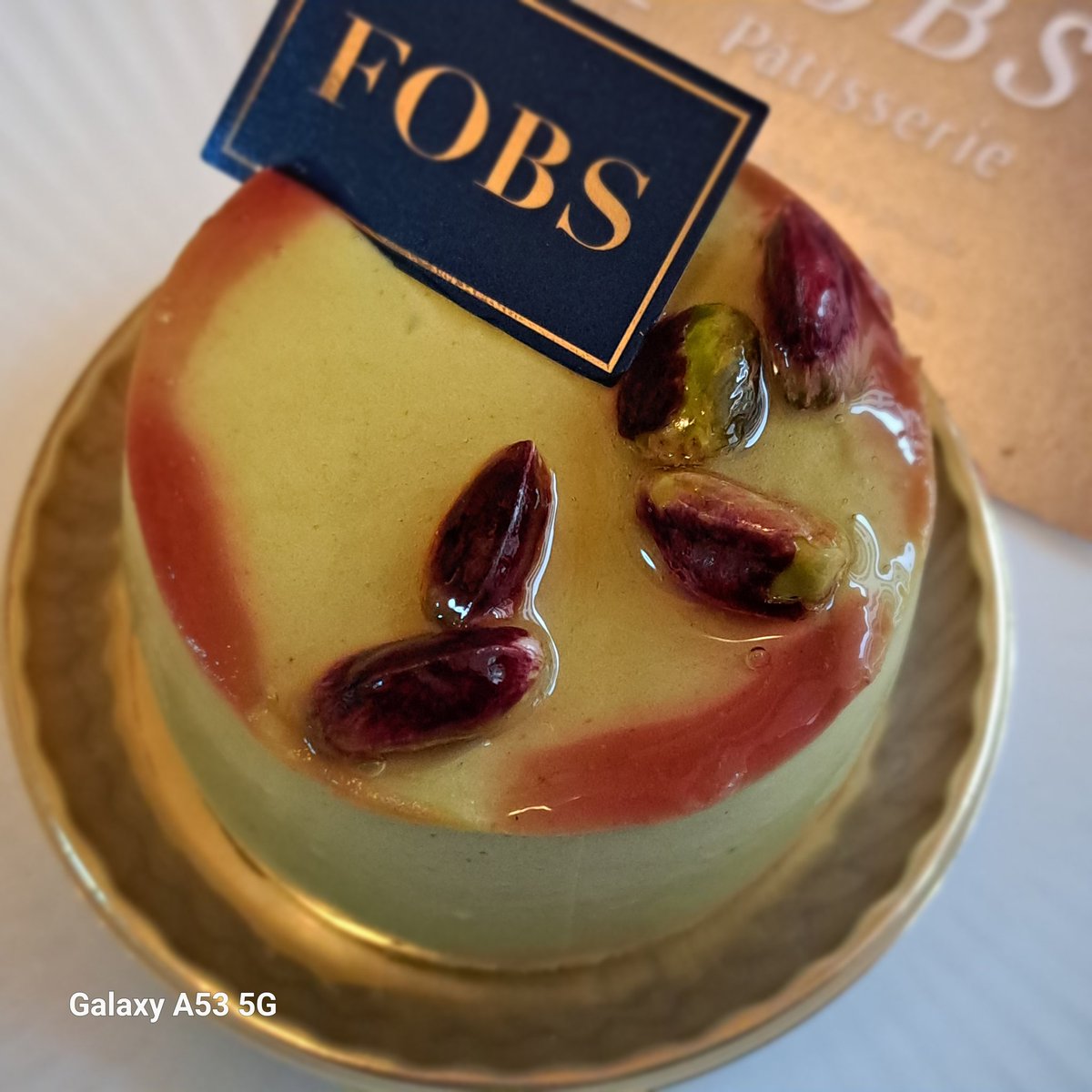 mimi8181mimi's tweet image. 蔵前にあるパティスリーフォブス(FOBS)を初訪問。ピスタチオ主役の「シシリエンヌ」を注文。ピスタチオの香りや甘みやバニラの風味も感じ、めちゃ美味しかった♥️

#FOBS 
#蔵前ケーキ
#ピスタチオケーキ
#パティスリー フォブス
03-6231-7720
東京都台東区寿3-8-4 
tabelog.com/tokyo/A1311/A1…