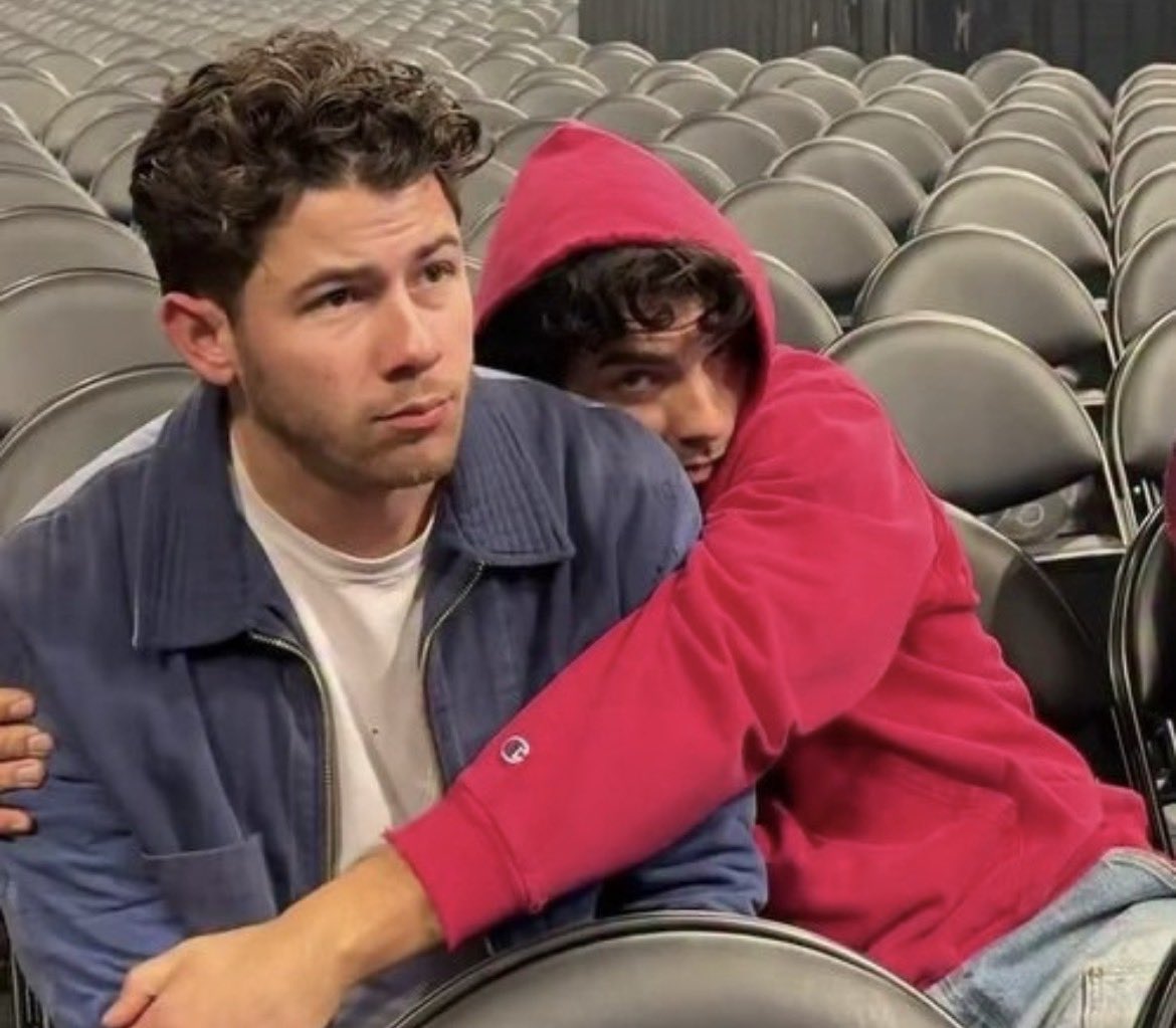 joe jonas archive tweet media