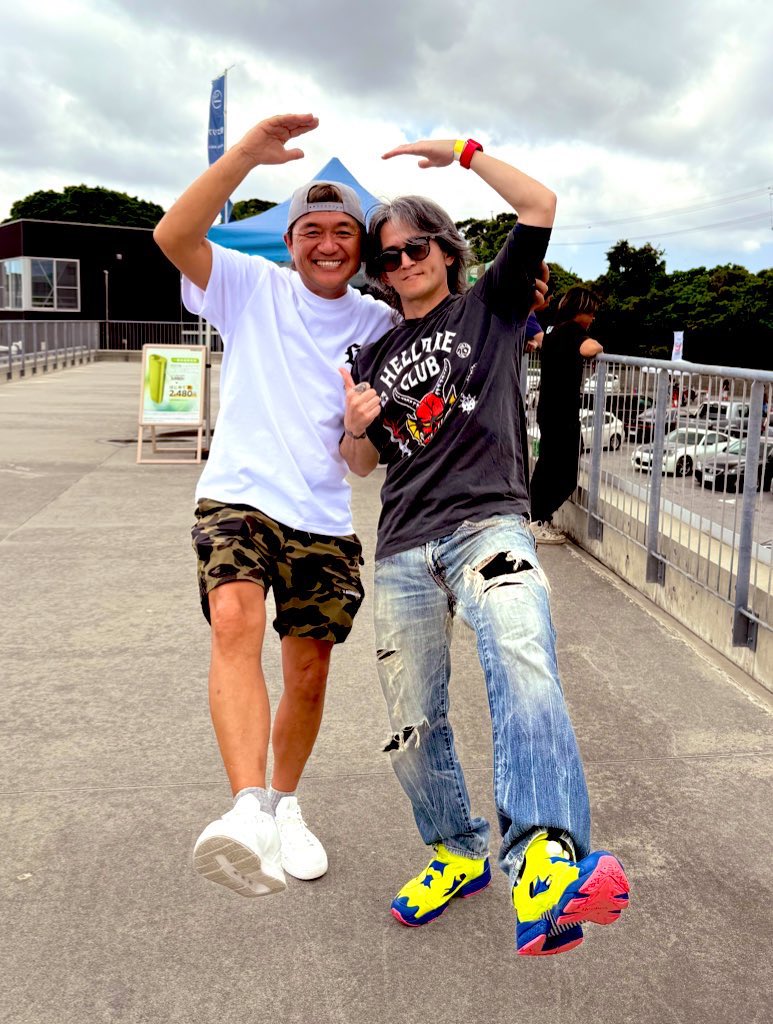 panterakoshi660's tweet photo. まさかの加藤さんとツーショット撮ってもらちゃった(๑˃̵ᴗ˂̵)👍✨
めっちゃ気さくな方で優しかった(๑˃͈꒵˂͈๑)✨
ARIGATOございます୧⃛(๑⃙⃘⁼̴̀꒳⁼̴́๑⃙⃘)୨⃛
#LBWK
#LibertyWalk https://t.co/rMYCIml6w6