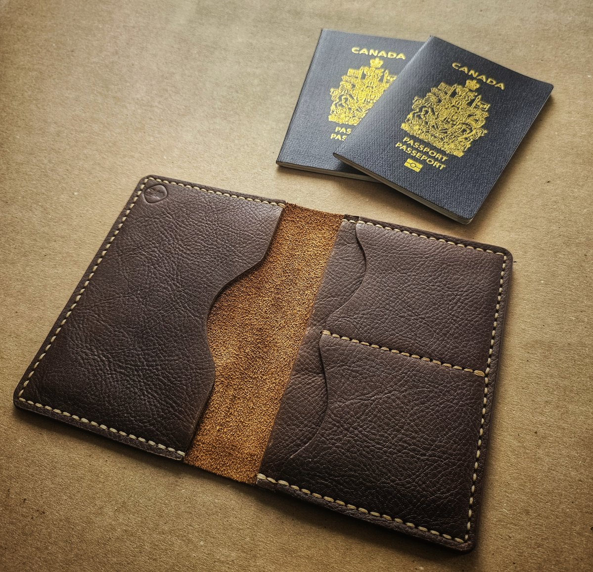Oplusnleather's tweet photo. Travel smarter. Carry leather. 😎🪡
Travel Wallet and Passport Holder
#handmade #leathercraft #canadianmade https://t.co/ij12YRs3w8