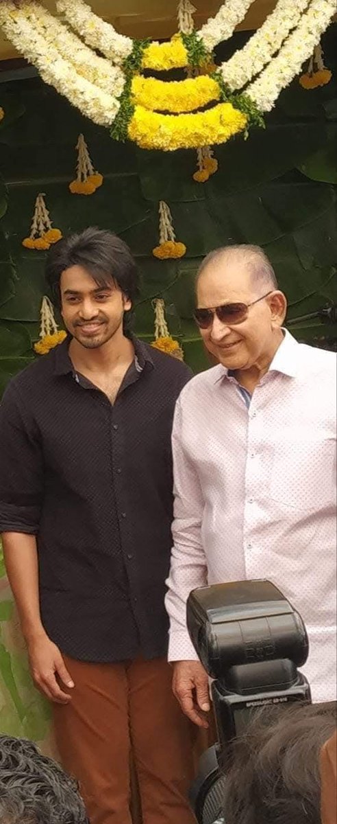 Kkdtalkies's tweet image. దేవకీ నందన వాసుదేవ,
"HERO" @AshokGalla_ కి 
పుట్టినరోజు శుభాకాంక్షలు 🎉🎈
All the Best ఫ్యూచర్ ప్రాజెక్ట్ 
#VISA 👍
