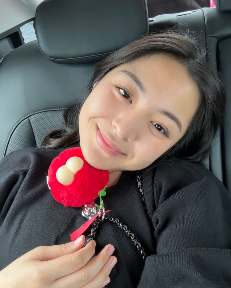 untrivix tweet media