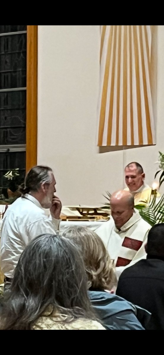 Read_Only tweet media