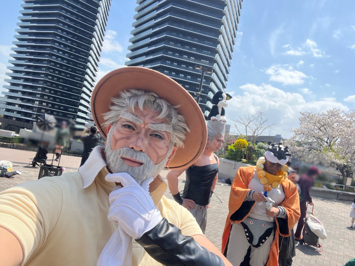 トール tweet media