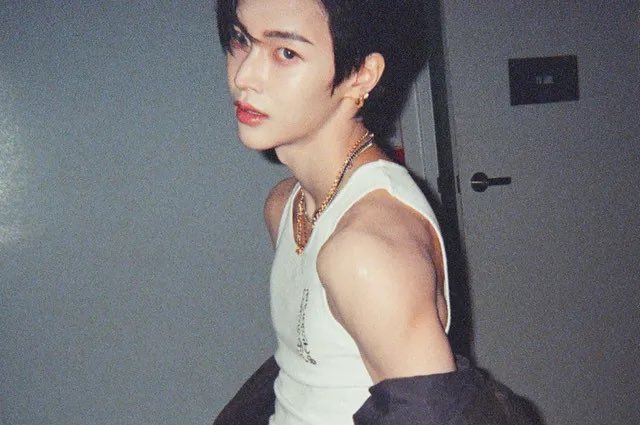 비이이이이나. tweet media