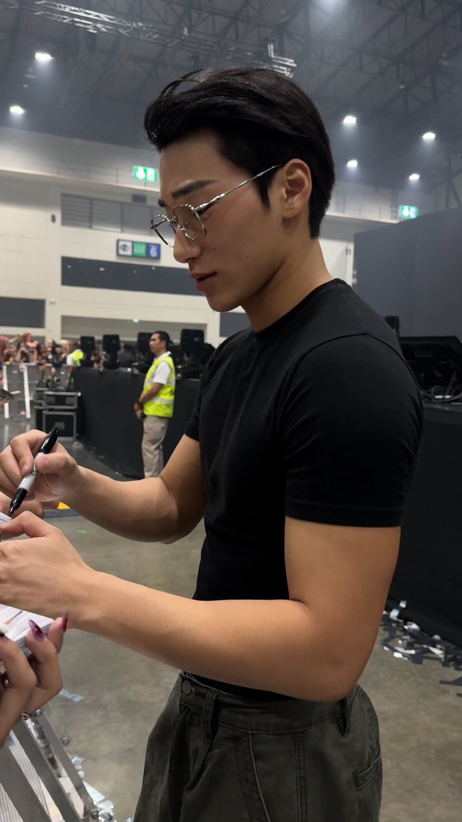 how is he even real oh my god……