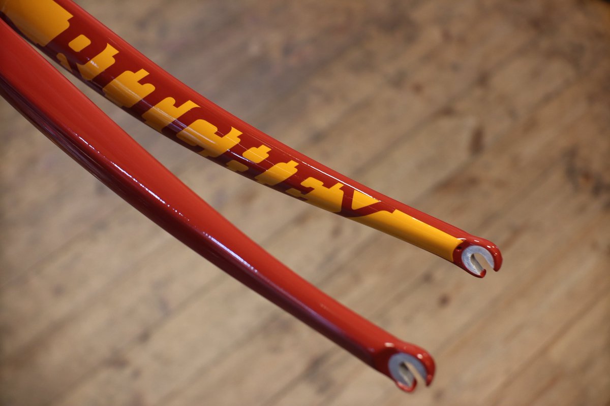 and_bicycle's tweet photo. RITCHEYの2026初荷はGARDEN CITY。2026はRed Coral×Orangeの渋めの色味。 https://t.co/ZAsJmIkmP2