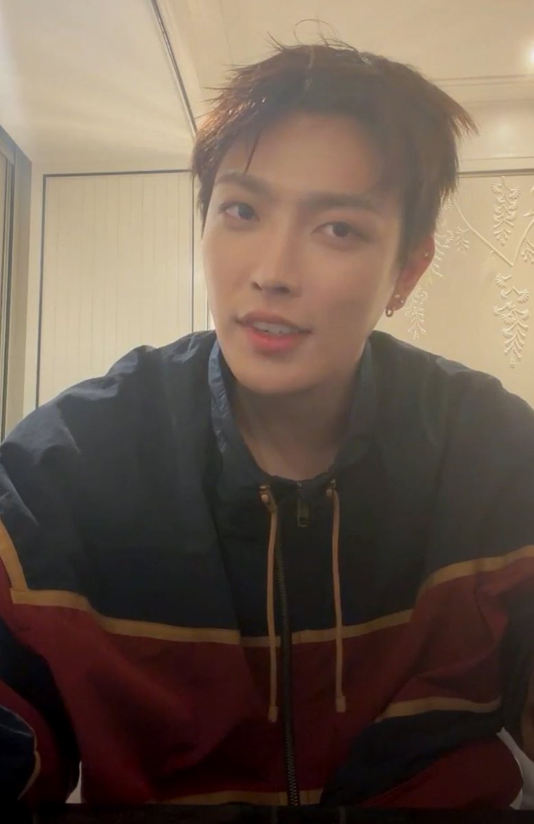 hongjoong’s princess 👑 tweet media