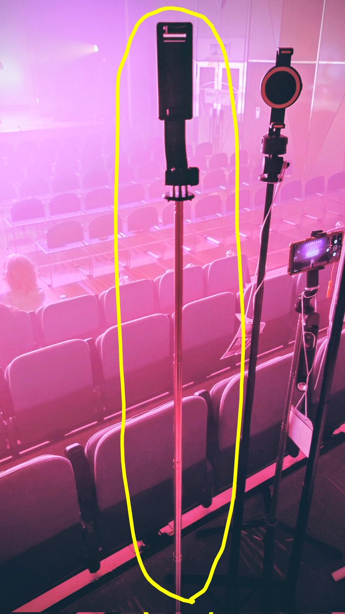 はれコス tweet media