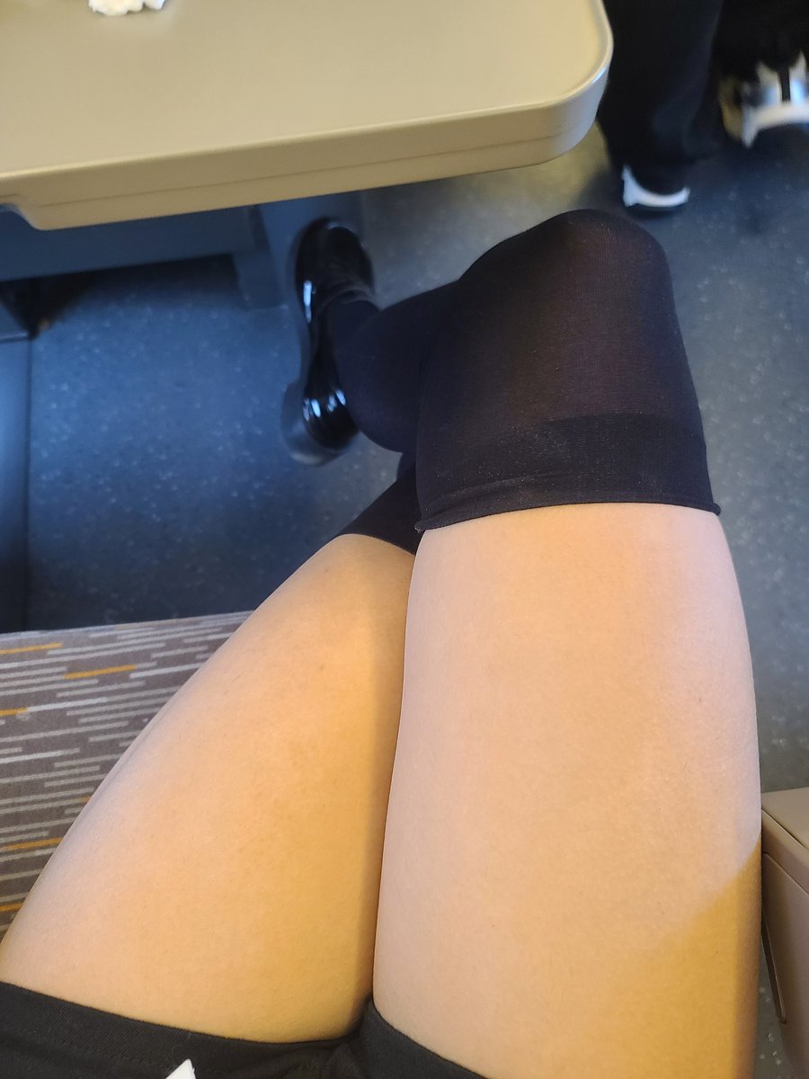 友顺跨娚(已自宫) tweet media