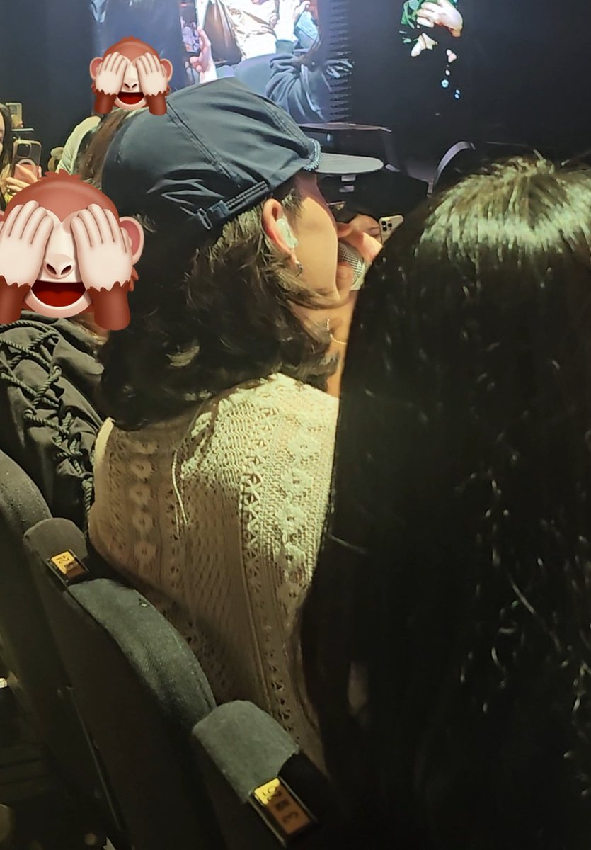 _three1five's tweet photo. 갑자기 일훈님이 뚜벅뚜벅 걸어와서 빈의자에 앉았을때 미쳤냐고 하고싶었음 https://t.co/4Y9E4l8JNB