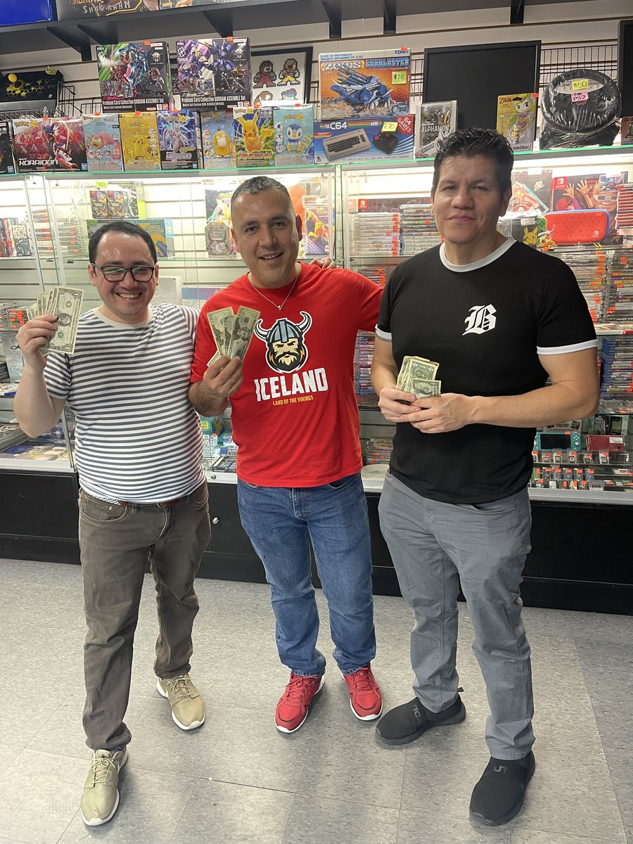 ArcadeBrooklyn's tweet image. 1st place 🥇 Motor. 2nd place 🥈 Benjamin. 3rd place 🥉 Cimus. #KOF2002 tournament.