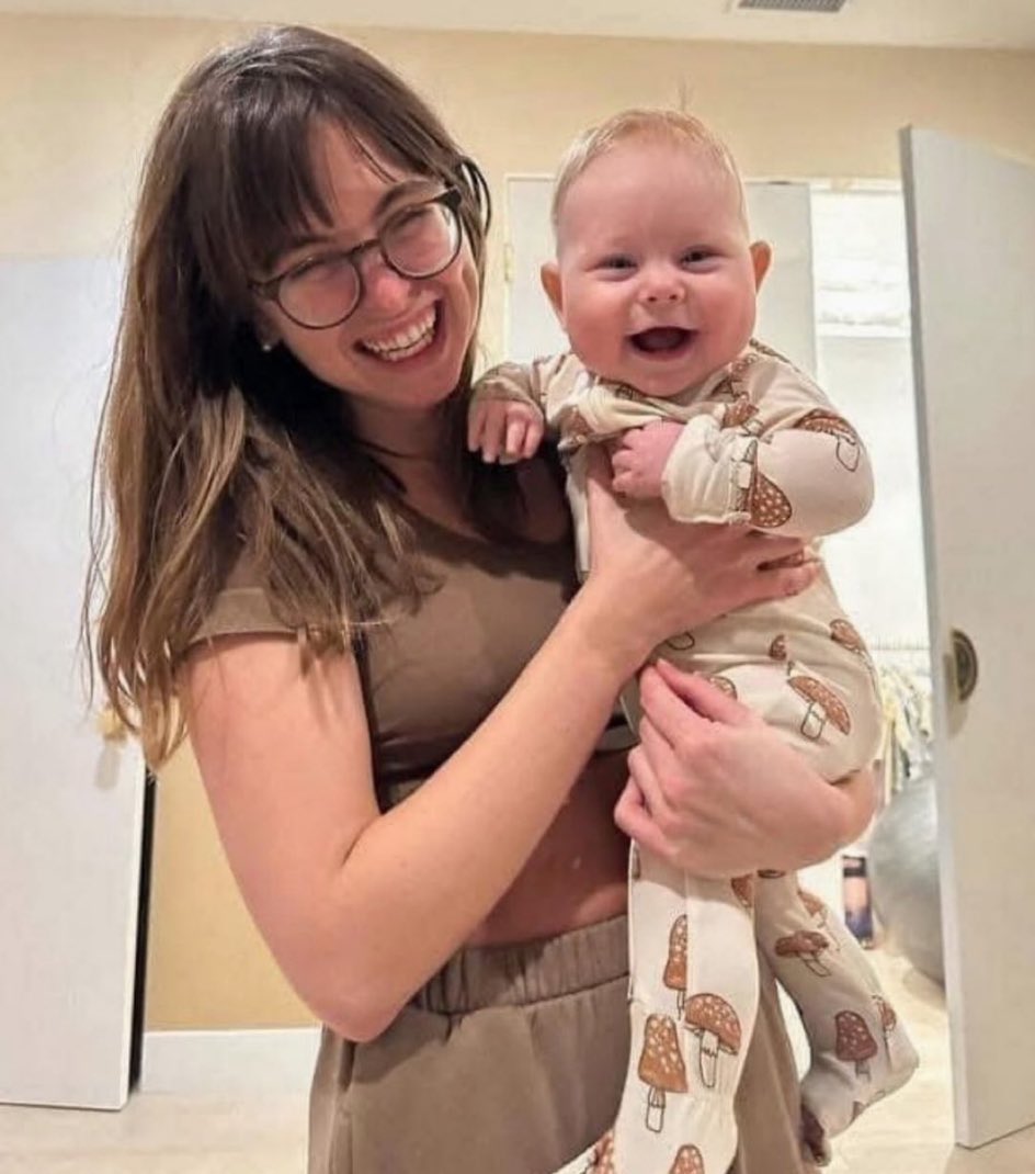 Women Being Awful tweet media