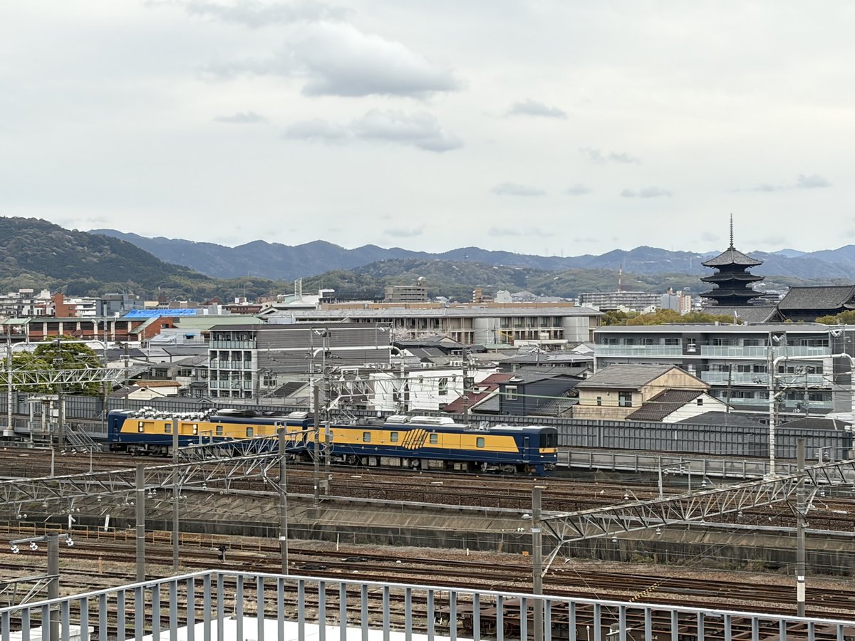 kasaha_143's tweet photo. 上の子を連れて行くという名目でDE10 1161とDE10 1118の展示を見に来ました。
ちょうどDEC741の運転日だったので、せっかくなので眺めてみました笑 https://t.co/oY63MHSu58