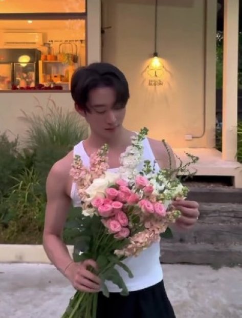 WestieBBF's tweet image. Guys I think this florist was the one who did William’s bouquet!??????